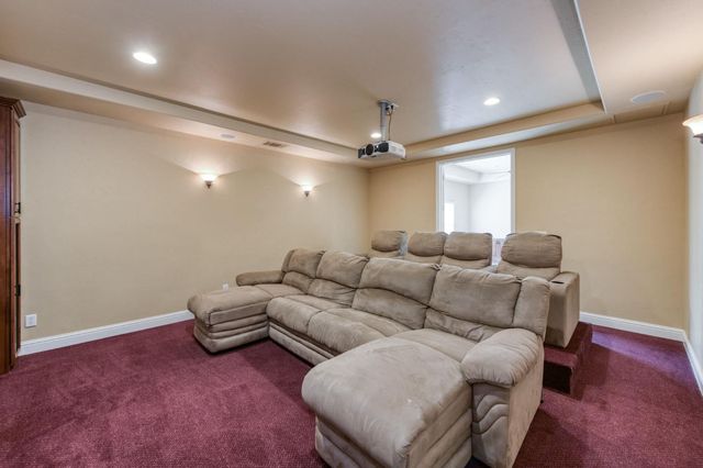 10746 N Falcon Faire Drive, Fresno, CA 93730