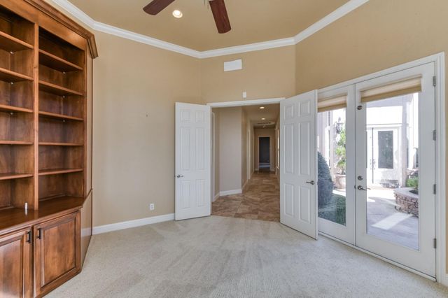 10746 N Falcon Faire Drive, Fresno, CA 93730