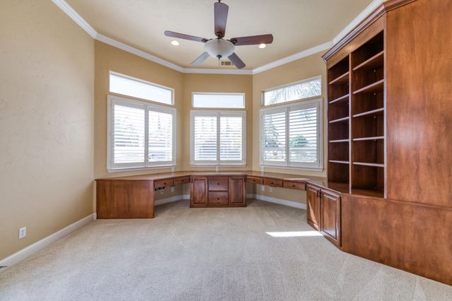 10746 N Falcon Faire Drive, Fresno, CA 93730