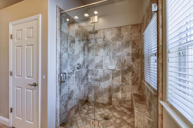 10746 N Falcon Faire Drive, Fresno, CA 93730