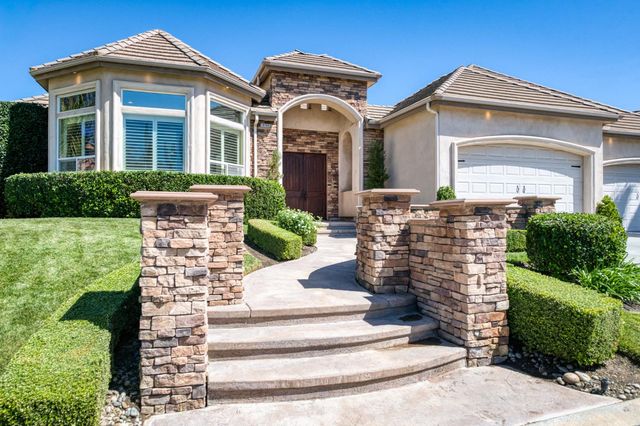 10746 N Falcon Faire Drive, Fresno, CA 93730