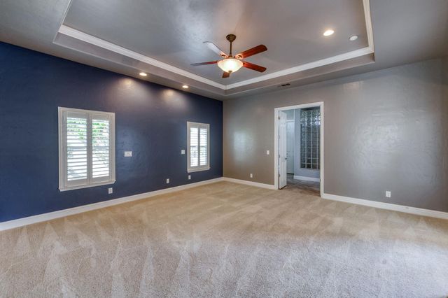 10746 N Falcon Faire Drive, Fresno, CA 93730