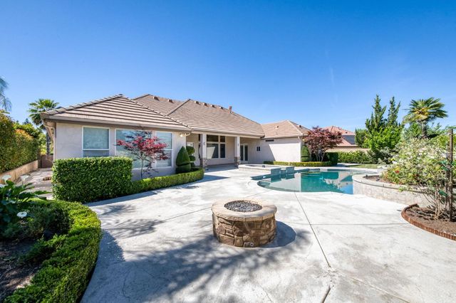 10746 N Falcon Faire Drive, Fresno, CA 93730