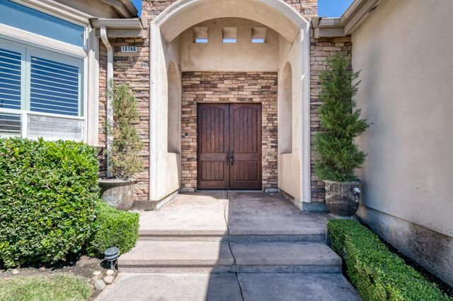 10746 N Falcon Faire Drive, Fresno, CA 93730
