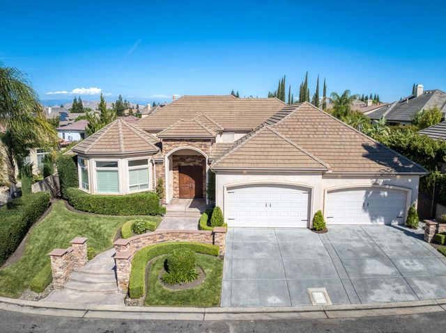 10746 N Falcon Faire Drive, Fresno, CA 93730