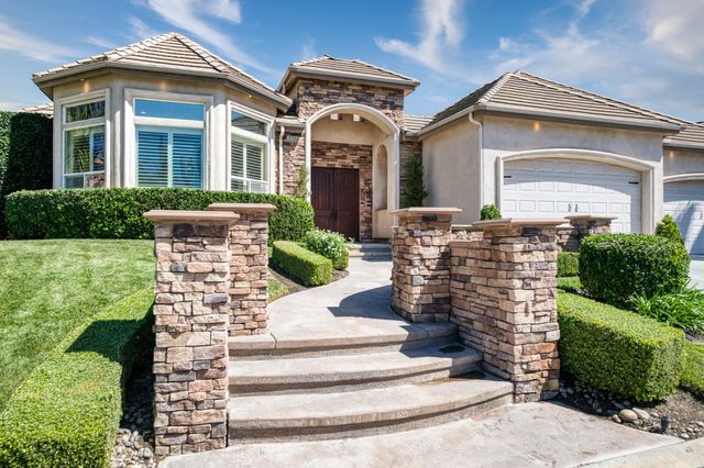 10746 N Falcon Faire Drive, Fresno, CA 93730