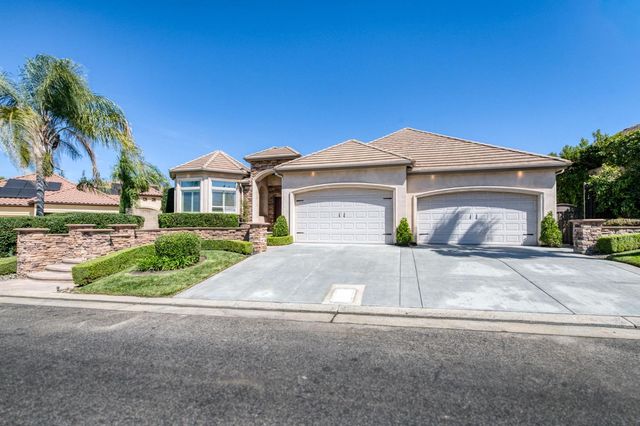 10746 N Falcon Faire Drive, Fresno, CA 93730
