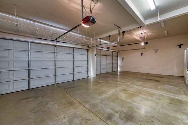 10746 N Falcon Faire Drive, Fresno, CA 93730