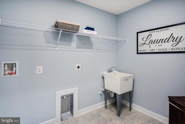 1881 ARIANNA CT, Martinsburg, WV 25403
