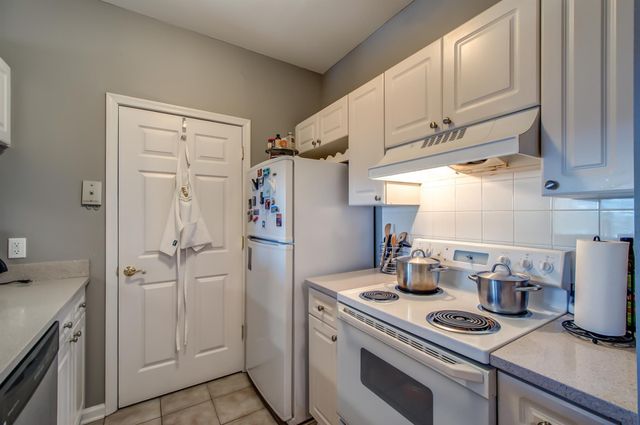 2025 Woodmont Blvd Apt 215, Nashville, TN 37215