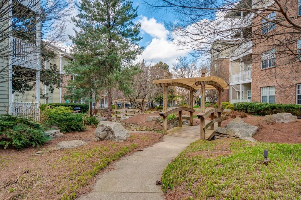 2025 Woodmont Blvd Apt 215, Nashville, TN 37215