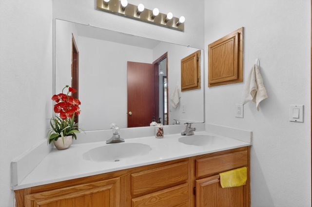 7824 Snowberry Street NW, Albuquerque, NM 87120