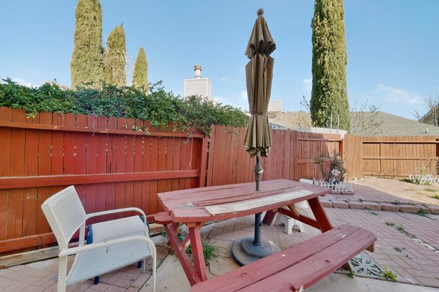 7824 Snowberry Street NW, Albuquerque, NM 87120