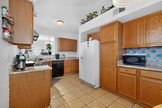 7824 Snowberry Street NW, Albuquerque, NM 87120