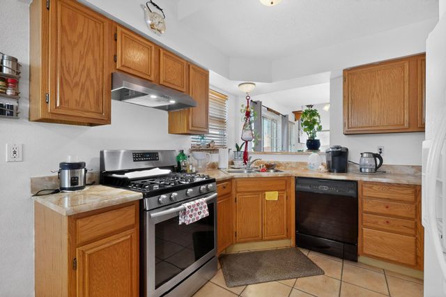 7824 Snowberry Street NW, Albuquerque, NM 87120