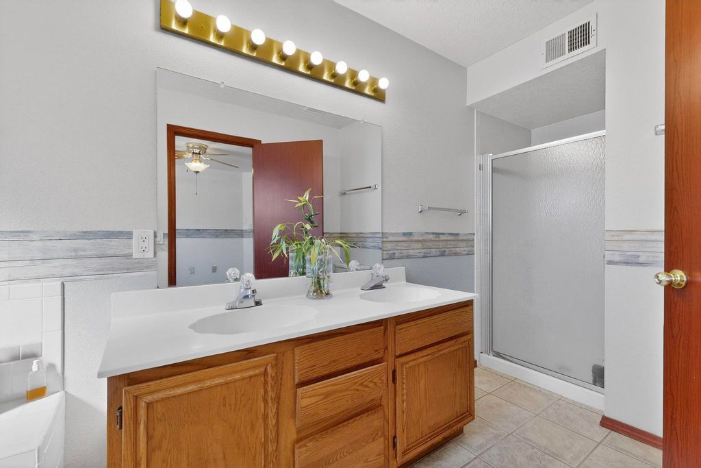 Image 20 of property listing at 7824 Snowberry Street NW, Albuquerque, NM 87120