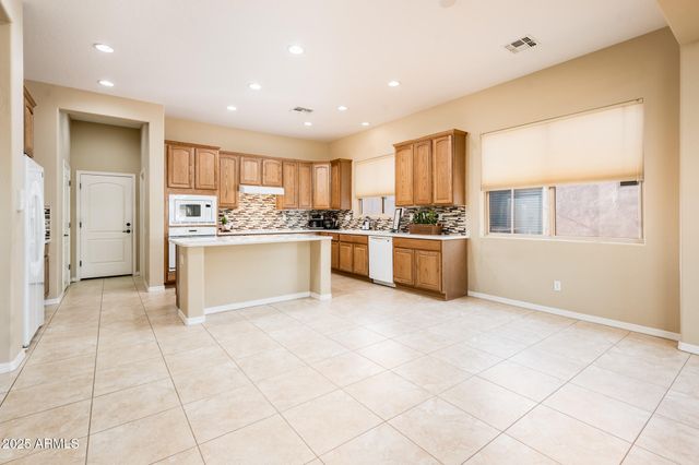 23216 N GAVIOTA Drive, Sun City West, AZ 85375