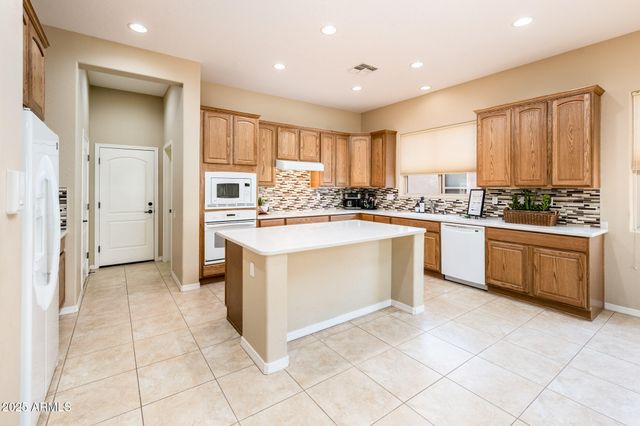23216 N GAVIOTA Drive, Sun City West, AZ 85375