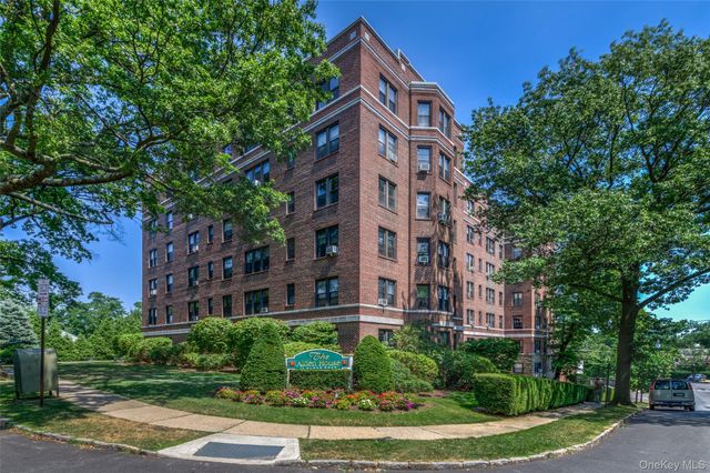 11 Alden Road 4J, Larchmont, NY 10538