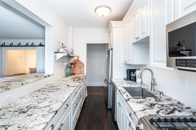 11 Alden Road 4J, Larchmont, NY 10538