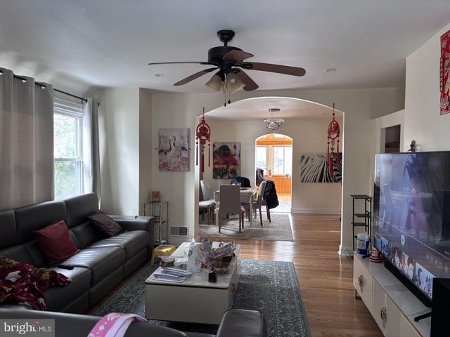 1058 HUNTINGDON PIKE, Huntingdon Valley, PA 19006