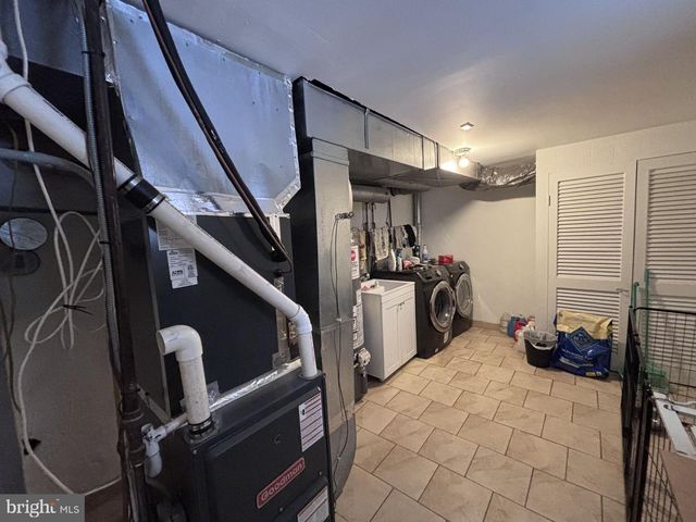 1058 HUNTINGDON PIKE, Huntingdon Valley, PA 19006