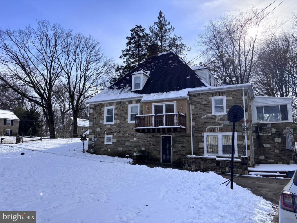 1058 HUNTINGDON PIKE, Huntingdon Valley, PA 19006