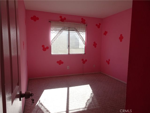 7035 Woodley, Van Nuys, CA 91406