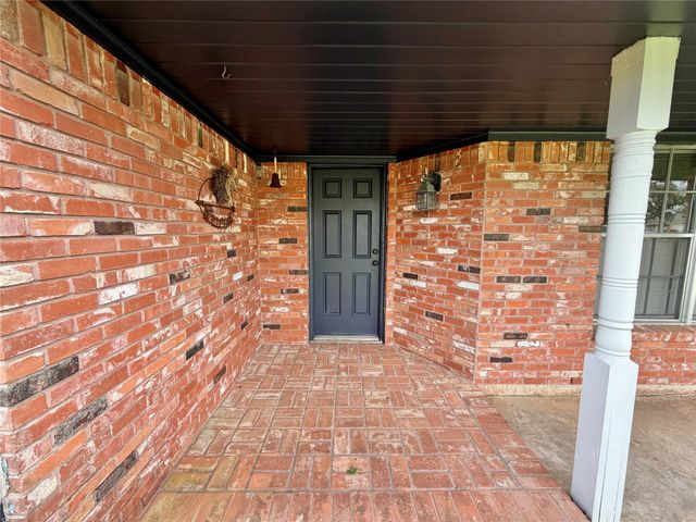 311 Southern Oaks Drive, Lake Jackson, TX 77566