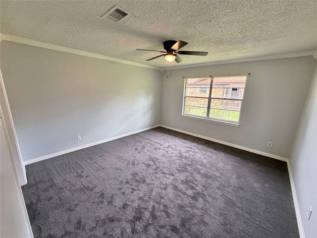311 Southern Oaks Drive, Lake Jackson, TX 77566