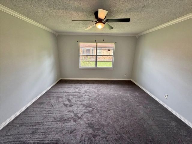 311 Southern Oaks Drive, Lake Jackson, TX 77566