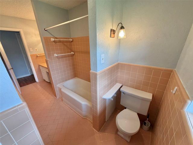 311 Southern Oaks Drive, Lake Jackson, TX 77566