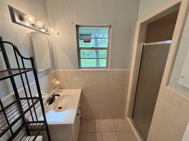 311 Southern Oaks Drive, Lake Jackson, TX 77566
