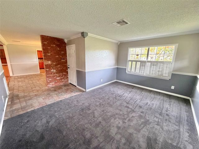 311 Southern Oaks Drive, Lake Jackson, TX 77566