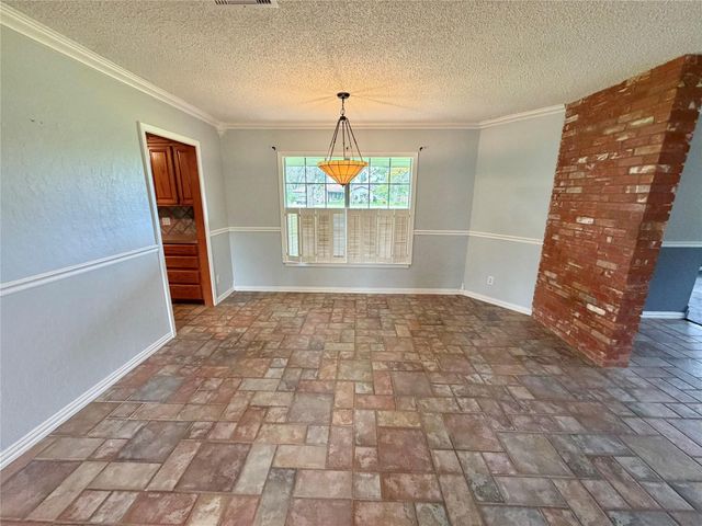 311 Southern Oaks Drive, Lake Jackson, TX 77566