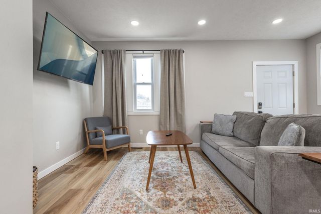 602 N Frances Street, South Bend, IN 46617