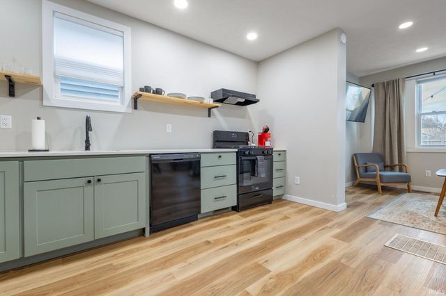 602 N Frances Street, South Bend, IN 46617