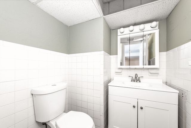 70 Manistee St, Pawtucket, RI 02861