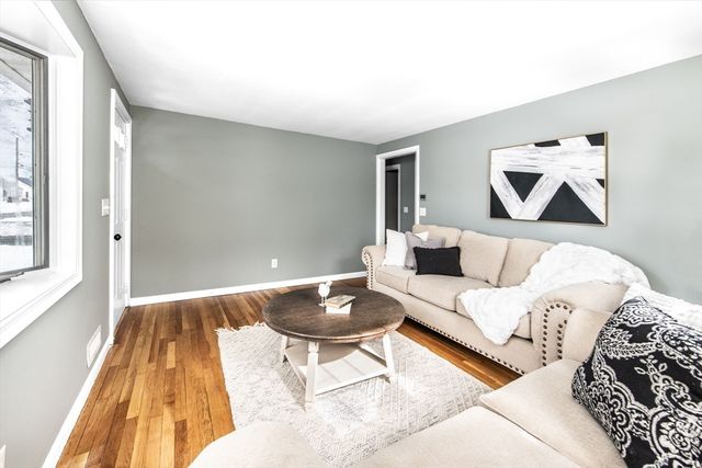 70 Manistee St, Pawtucket, RI 02861