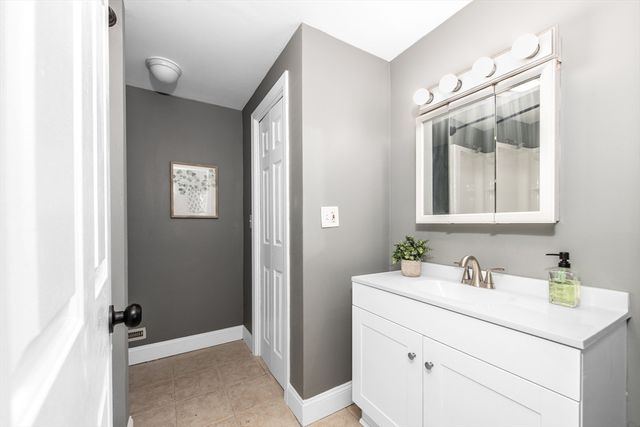 70 Manistee St, Pawtucket, RI 02861