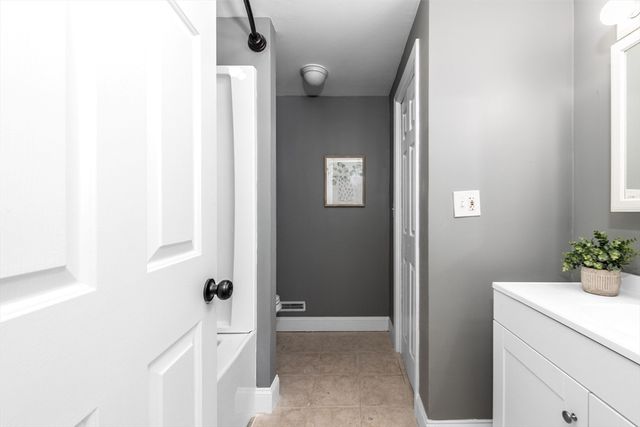 70 Manistee St, Pawtucket, RI 02861