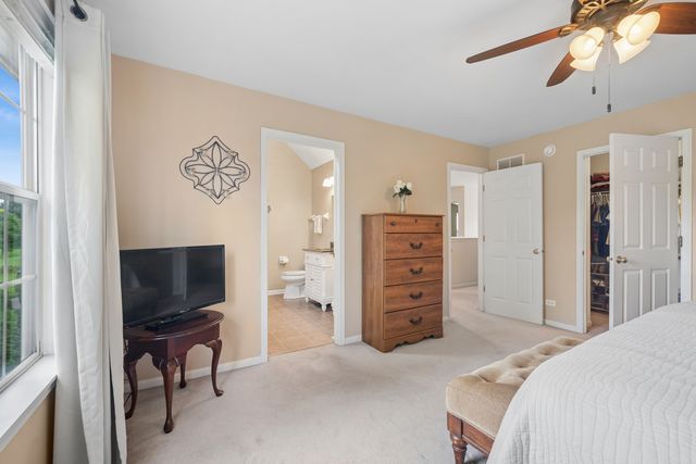 2105 Bent Tree Drive, Geneva, IL 60134