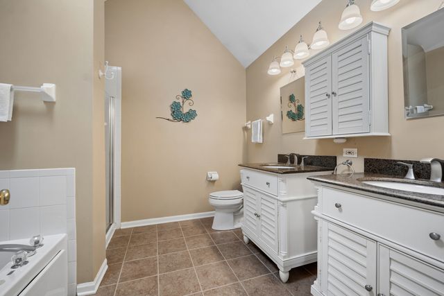 2105 Bent Tree Drive, Geneva, IL 60134