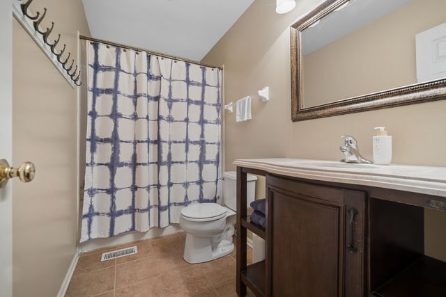 2105 Bent Tree Drive, Geneva, IL 60134