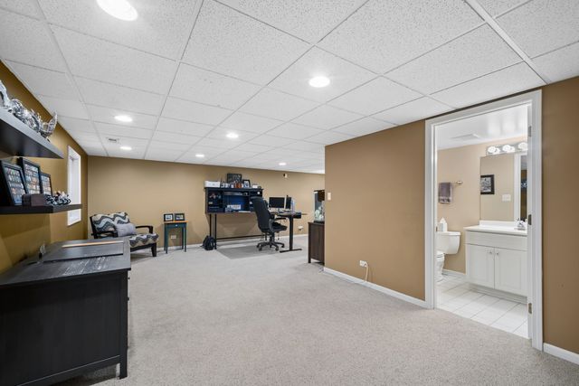 2105 Bent Tree Drive, Geneva, IL 60134