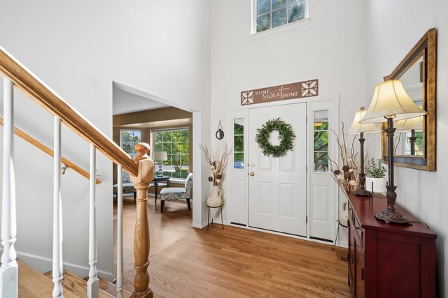 2105 Bent Tree Drive, Geneva, IL 60134