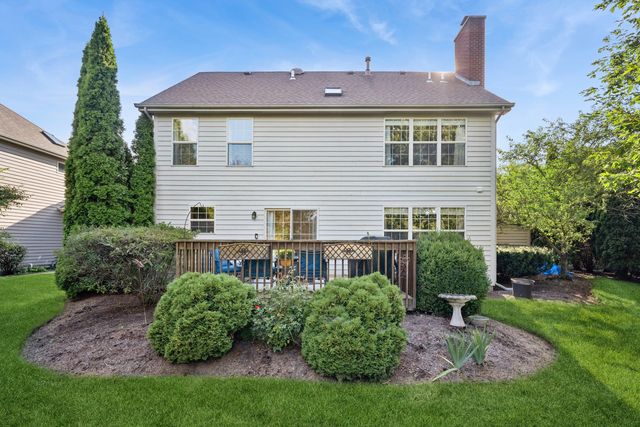 2105 Bent Tree Drive, Geneva, IL 60134