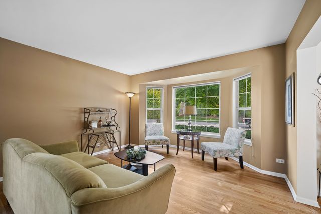 2105 Bent Tree Drive, Geneva, IL 60134