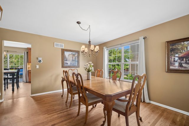 2105 Bent Tree Drive, Geneva, IL 60134