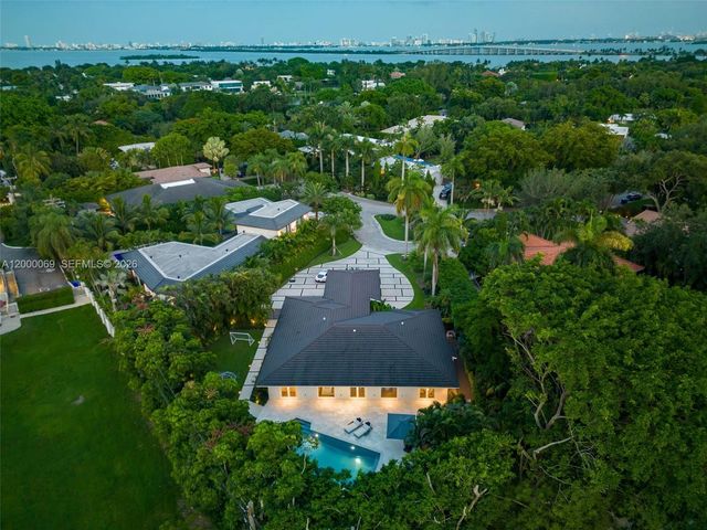 4800 Bay Point Rd, Miami, FL 33137